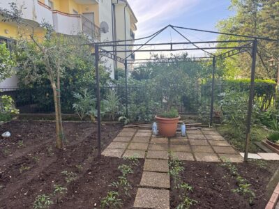 DUGENTA (BN) - 132 APPARTAMENTO CON GIARDINO