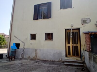 SANT'AGATA DE' GOTI (BN) - 266 CASA INDIPENDENTE CON TERRENO