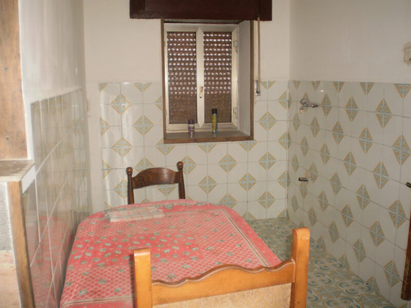 DUGENTA (BN) - 237 CASA COLONICA CON GIARDINO