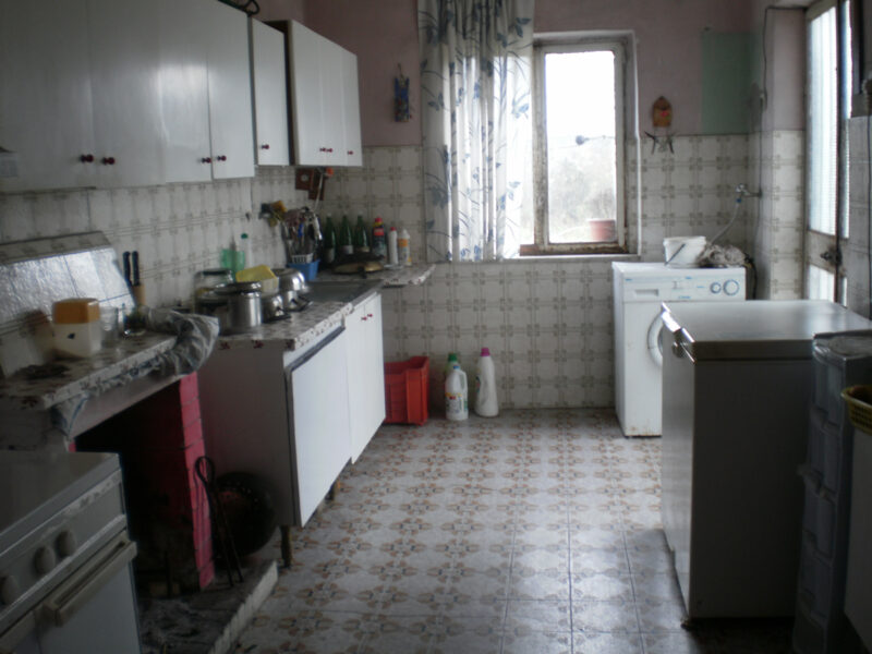 DUGENTA (BN) - 237 CASA COLONICA CON GIARDINO