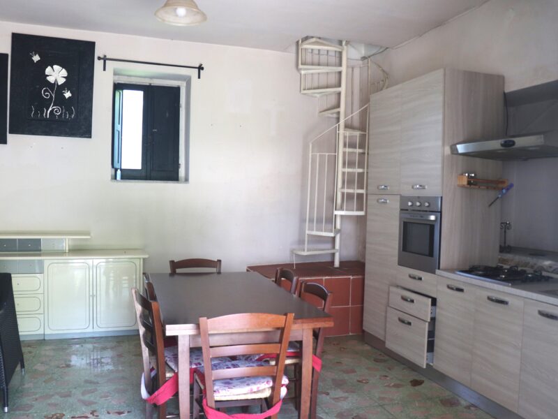 LIMATOLA (BN) - 1 MONOLOCALE SU DUE LIVELLI