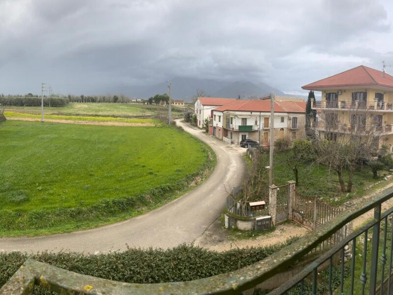 AMOROSI (BN) - 85 APPARTAMENTO AL PRIMO PIANO