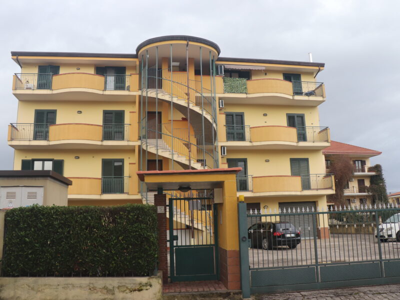 AMOROSI (BN) - 85 APPARTAMENTO AL PRIMO PIANO