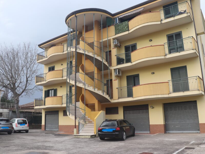 AMOROSI (BN) - 85 APPARTAMENTO AL PRIMO PIANO