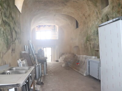 FRASSO TELESINO (BN) - 87 LOCALE COMMERCIALE D/8 CON GIARDINO