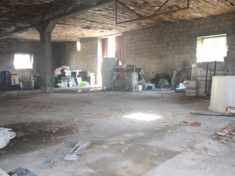 FRASSO TELESINO (BN) - 112 CAPANNONE CON AMPIO PIAZZALE