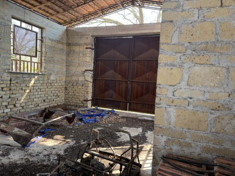 DUGENTA (BN) - 108 CAPANNONE CON TERRENO IN SPLENDIDA POSIZIONE