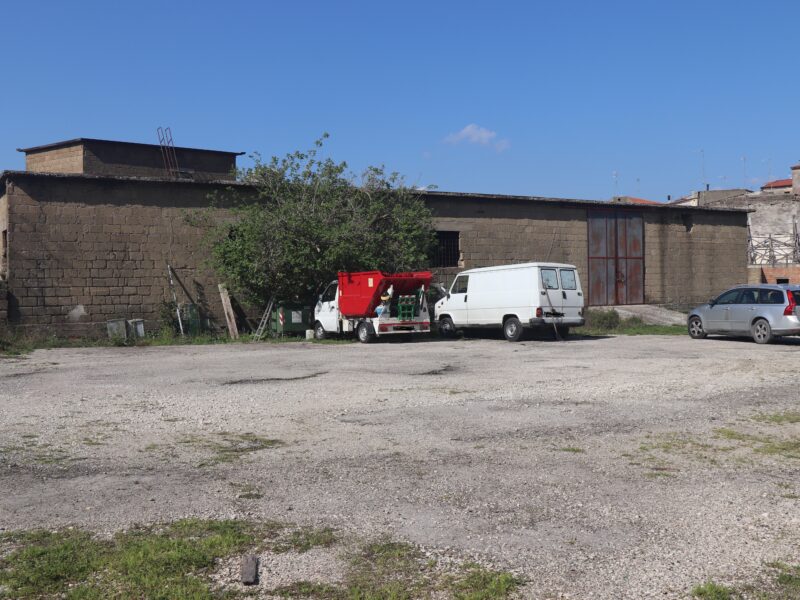 FRASSO TELESINO (BN) - 112 CAPANNONE CON AMPIO PIAZZALE