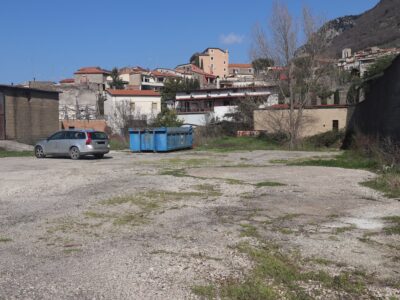 FRASSO TELESINO (BN) - 112 CAPANNONE CON AMPIO PIAZZALE