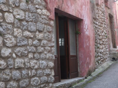 FRASSO TELESINO (BN) - 87 LOCALE COMMERCIALE D/8 CON GIARDINO