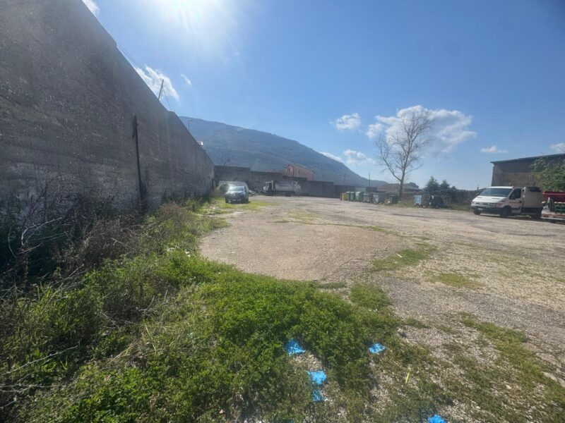 FRASSO TELESINO (BN) - 112 CAPANNONE CON AMPIO PIAZZALE