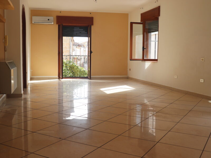 AMOROSI (BN) - 146 PALAZZOTTO IN ZONA CENTRALE