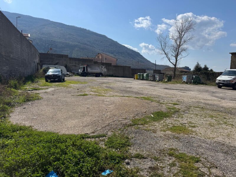 FRASSO TELESINO (BN) - 112 CAPANNONE CON AMPIO PIAZZALE