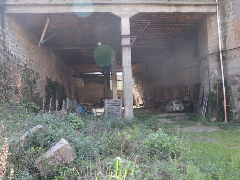 FRASSO TELESINO (BN) - 155 CAPANNONE CON SPAZIO ESTERNO