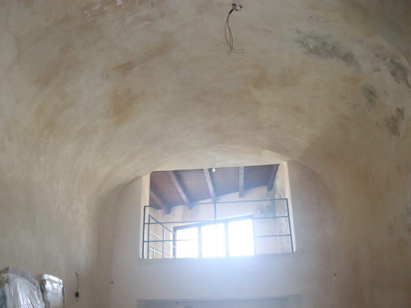 FRASSO TELESINO (BN) - 87 LOCALE COMMERCIALE D/8 CON GIARDINO