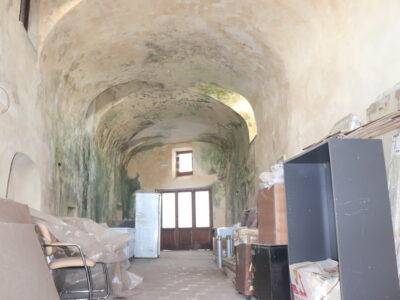 FRASSO TELESINO (BN) - 87 LOCALE COMMERCIALE D/8 CON GIARDINO