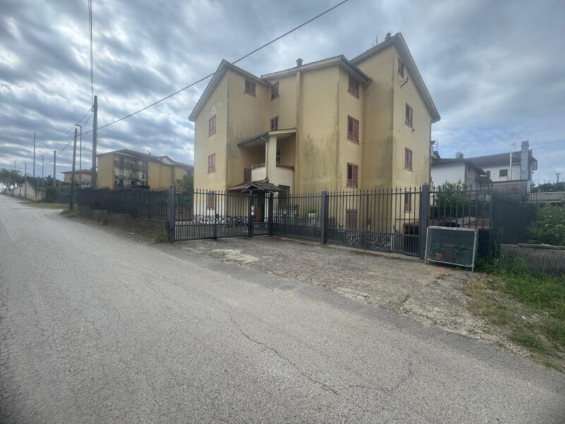 DUGENTA (BN) - 92 APPARTAMENTO ARREDATO CON GIARDINO