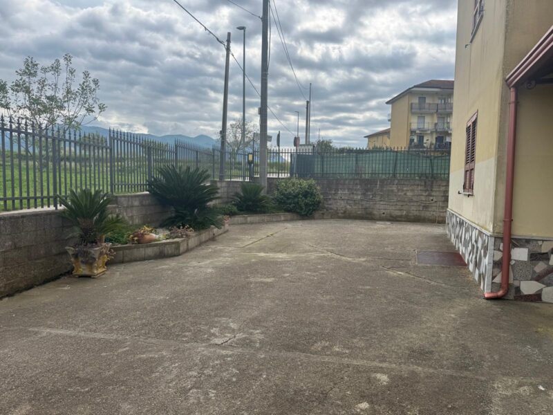 DUGENTA (BN) - 92 APPARTAMENTO ARREDATO CON GIARDINO