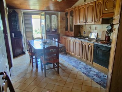 DUGENTA (BN) - 154 STABILE INDIPENDENTE CON TERRENO