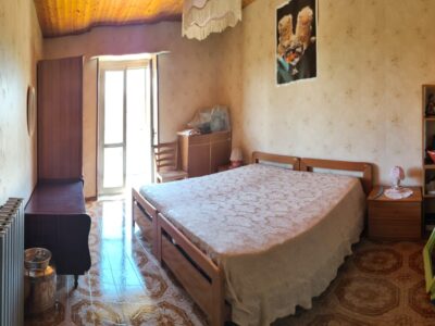 DUGENTA (BN) - 154 STABILE INDIPENDENTE CON TERRENO