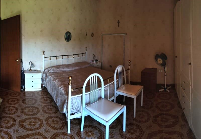DUGENTA (BN) - 154 STABILE INDIPENDENTE CON TERRENO