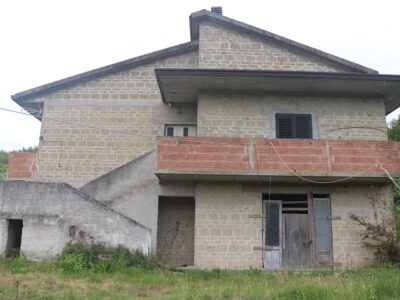 CASTEL CAMPAGNANO (CE) - 116 CASA INDIPENDENTE E DEPENDANCE DA RISTRUTTURARE