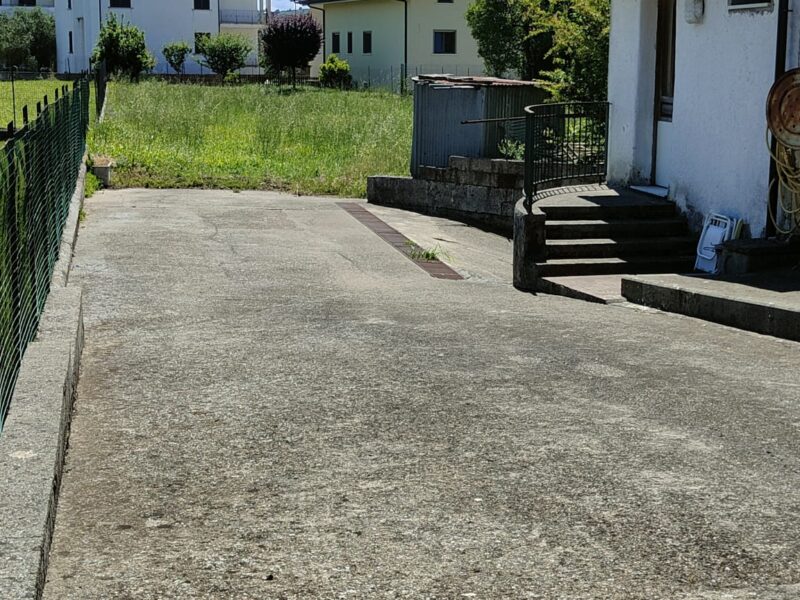DUGENTA (BN) - 154 STABILE INDIPENDENTE CON TERRENO