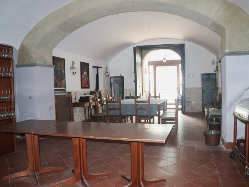 SANT'AGATA DE' GOTI (BN) - 93 AFFITTASI PRESTIGIOSO LOCALE RISTORANTE IN ANTICA VILLA