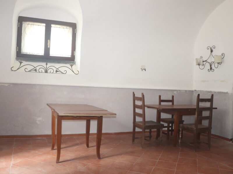 SANT'AGATA DE' GOTI (BN) - 93 AFFITTASI PRESTIGIOSO LOCALE RISTORANTE IN ANTICA VILLA