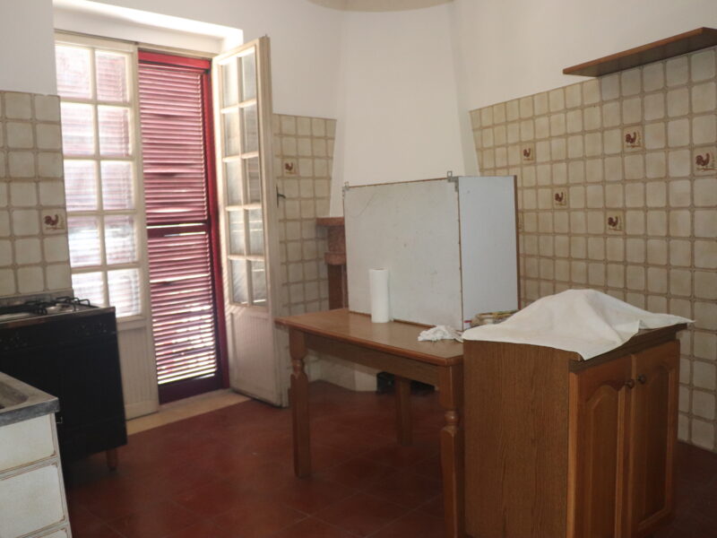 MELIZZANO (BN)- 133 NUDA PROPRIETA' DI UN FABBRICATO CON GIARDINO