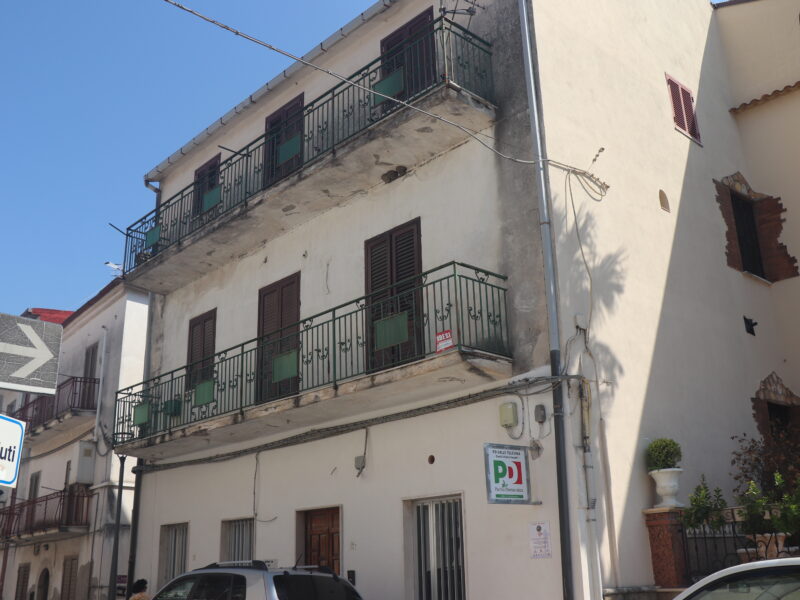 CASTELVENERE (BN) - 62 PALAZZOTTO IN ZONA CENTRALE
