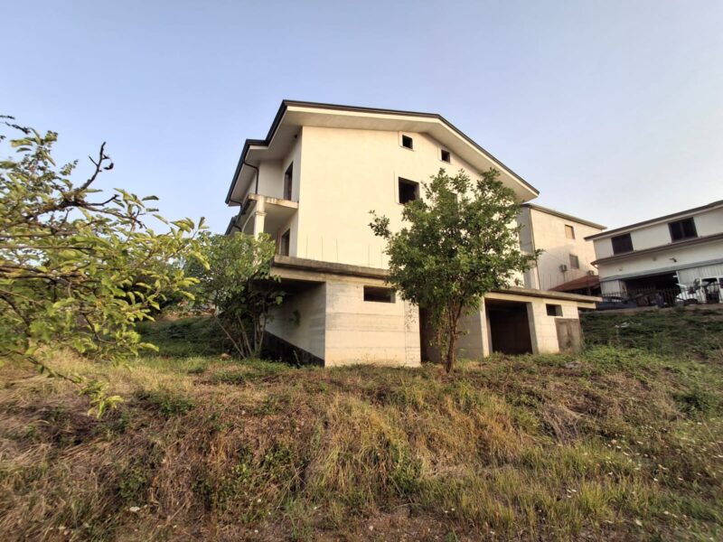 S.AGATA DE' GOTI (BN) - 173 VILLETTA DI NUOVA COSTRUZIONE CON GIARDINO