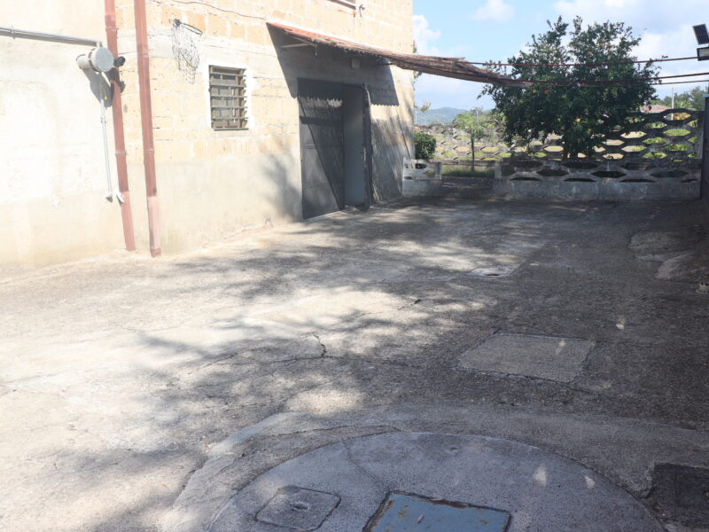 DUGENTA (BN) - 245 APPARTAMENTO CON GIARDINO