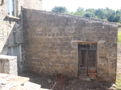 ALVIGNANO (CE) - 143 INTERO BORGO RURALE CON TERRENO IN POSIZIONE PANORAMICA