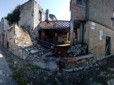 ALVIGNANO (CE) - 143 INTERO BORGO RURALE CON TERRENO IN POSIZIONE PANORAMICA