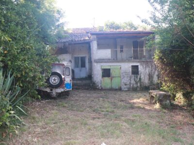 ALVIGNANO (CE) - 143 INTERO BORGO RURALE CON TERRENO IN POSIZIONE PANORAMICA