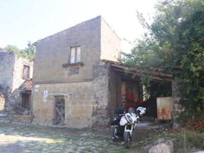 ALVIGNANO (CE) - 143 INTERO BORGO RURALE CON TERRENO IN POSIZIONE PANORAMICA