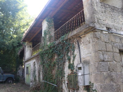 ALVIGNANO (CE) - 143 INTERO BORGO RURALE CON TERRENO IN POSIZIONE PANORAMICA